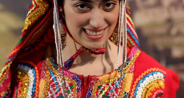 "Monteras" são parte de muitos dos trajes nacionais peruanos