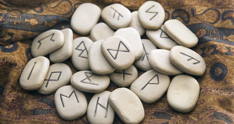 Las runas son utilizadas en la adivinación.