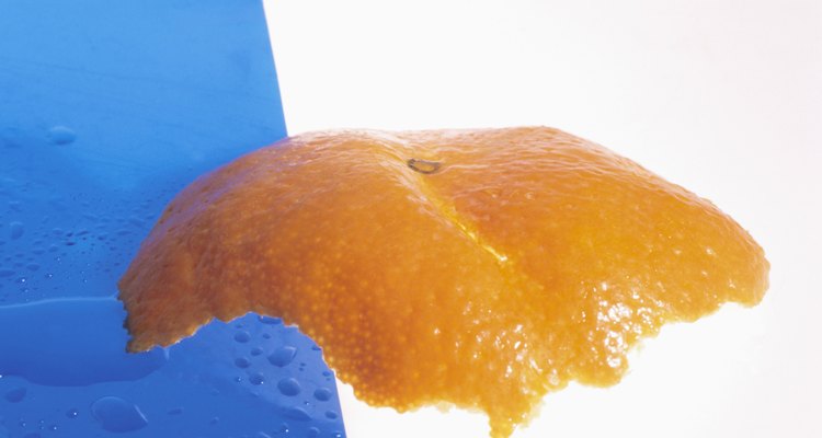 Técnicas inadequadas de pintura podem criar a aparência irregular de uma casca de laranja