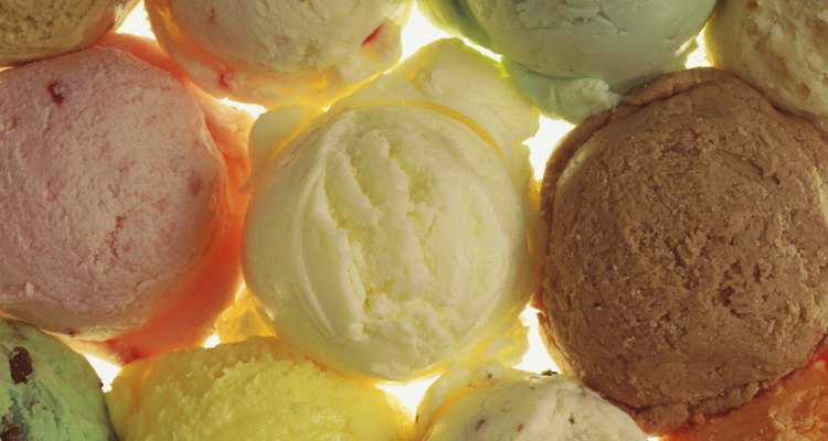 El helado de vainilla es el elemento primordial para hacer el helado con forma de payaso.