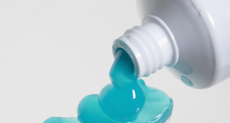 A ingestão de pasta de dentes pode ser potencialmente fatal em crianças pequenas