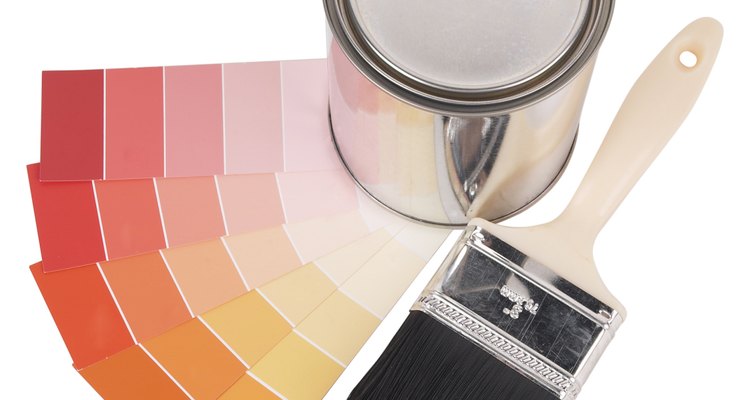 Encuentra el color más llamativo que combine con tu gris mediante el muestreo de diferentes colores.