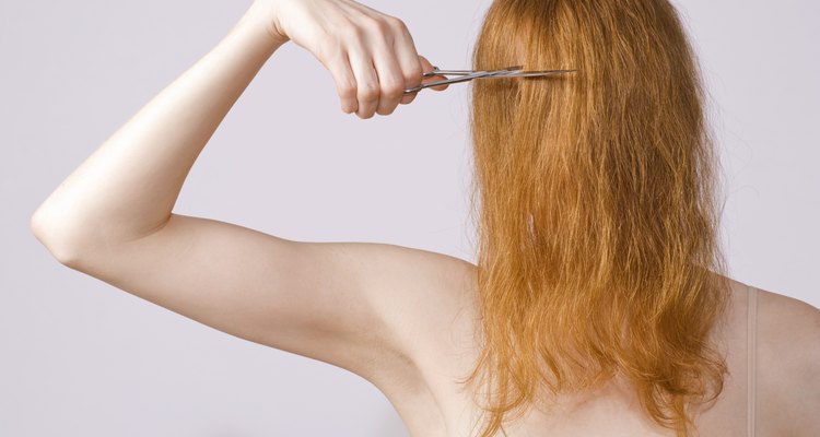 Recupera la salud de tu cabello cortando capas y refrescando las puntas.