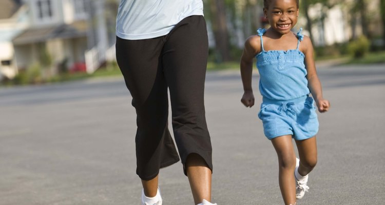 Hacer ejercicio con tu niño puede darles tiempo valioso y saludable.