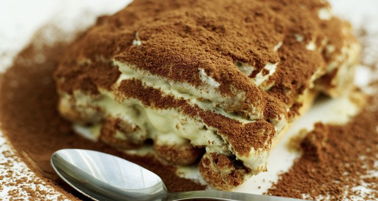 O tiramisù tem como base queijo mascarpone e café