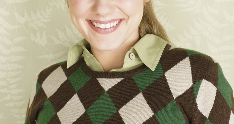 Lavarlo con cuidado puede reducir el factor de escozor de un suéter de lana.