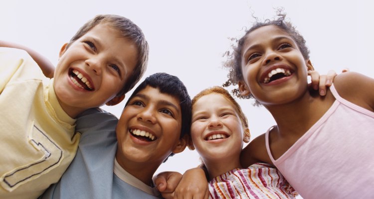 Existe un estimado de cuatro millones de niños de dos razas en los Estados Unidos.