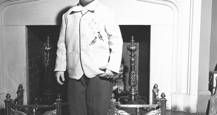 Typical young boy style for the 1940s.