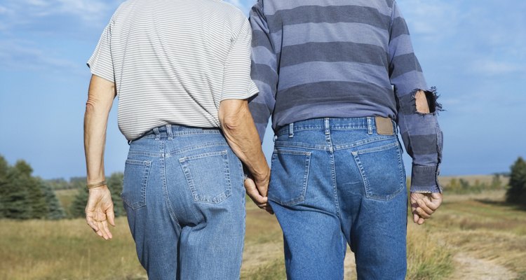 Una esposa maravillosa será aquella que esté con su marido a cada paso del camino.