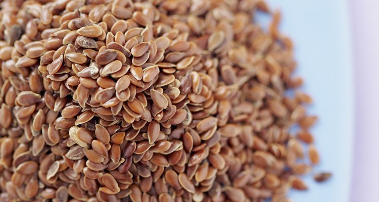 Usa semillas molidas de lino dorado en tus guisos, salsas, hamburguesas y pastelería.