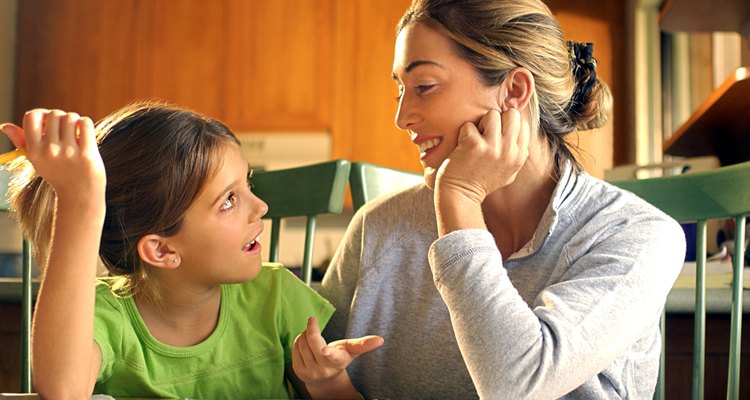 Hablar con tu hijo fomenta una relación saludable entre padre e hijo.