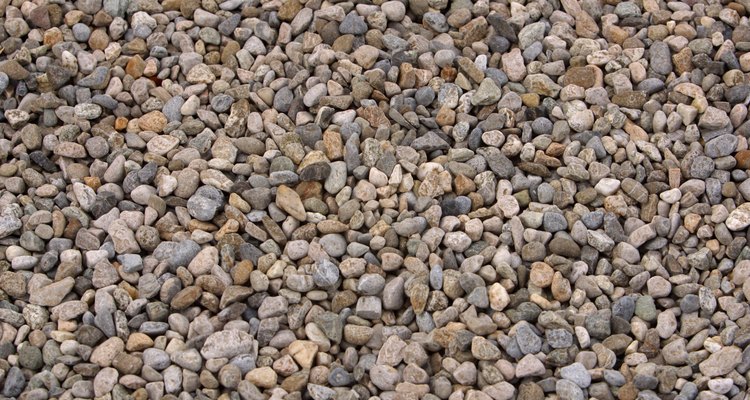 Crea una textura natural en la casa con superficies de piedra.