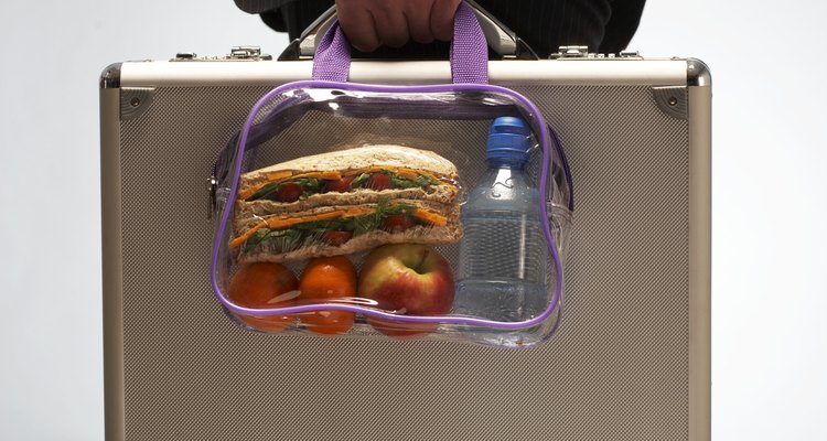 Llevar el almuerzo al trabajo es una solución saludable a la comida rápida.