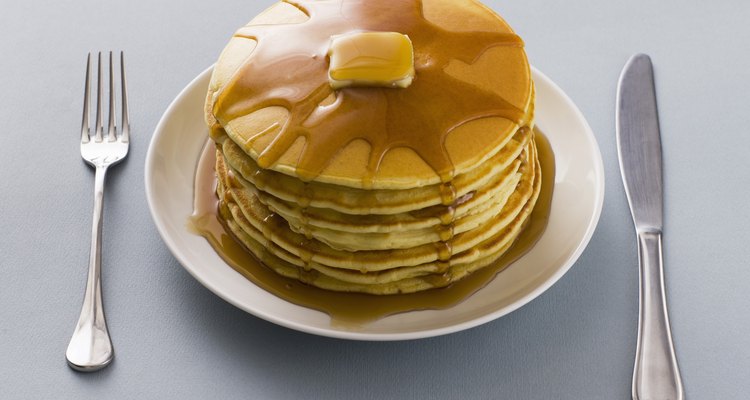 Los panqueques se preparan con masa frita en un sartén.