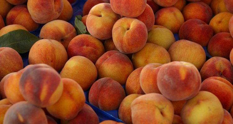 O pêssego é uma deliciosa maneira de consumir fibras