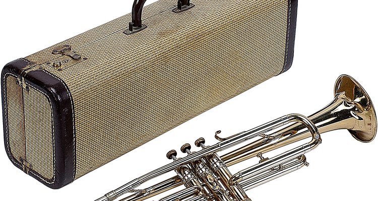 Trompetes variam de modelos básicos de estudante a instrumentos profissionais de apresentações
