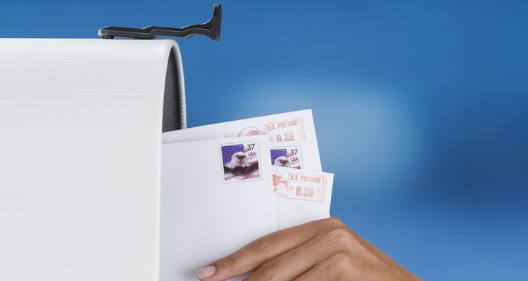 Enviar correo en México es similar a hacerlo en Estados Unidos.