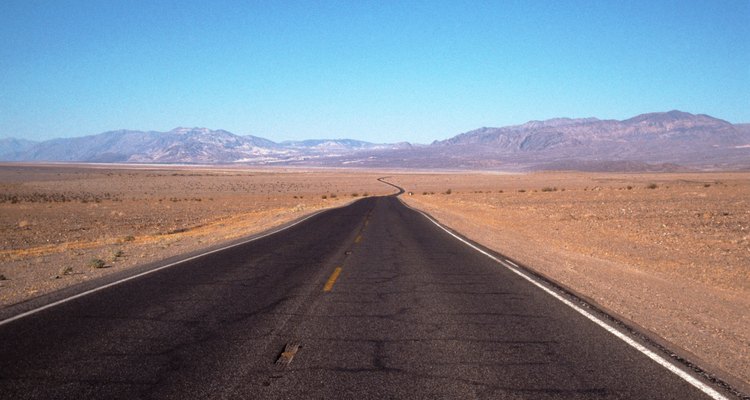 Superficie dañada de una carretera.