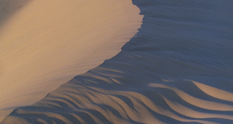 Las dunas de arena extienden a lo largo del área Mesquite Flats de Death Valley.