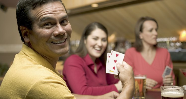 Para una fiesta más tranquila, los juegos de mesa son una excelente opción.