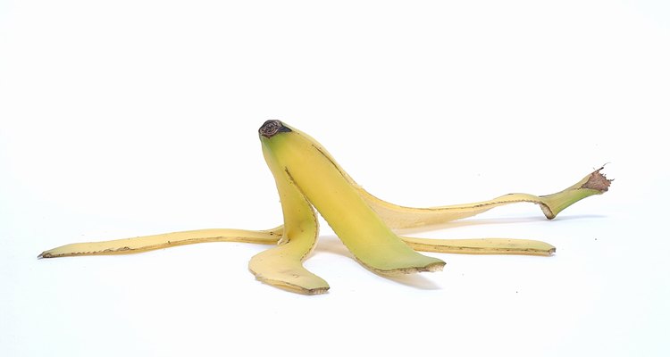 Lava las cáscaras de banana antes de usarlas.