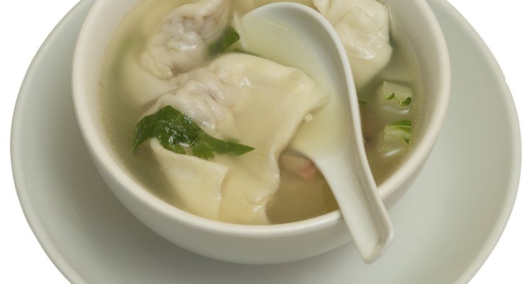 Algunos vegetales verdes chinos tienen la forma como de cucharas de sopa china.