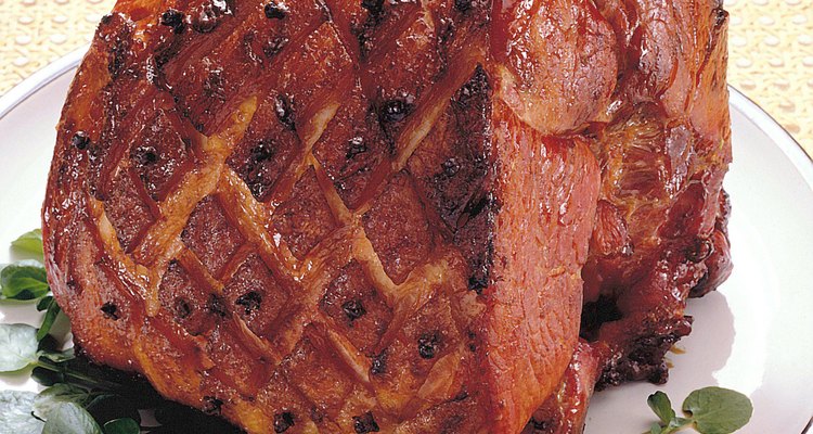 La carne fresca de cerdo es baja en sodio y alta en tiamina.