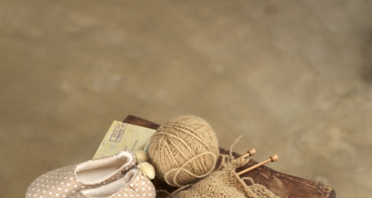 Eyelet lace adds elegance to your knitted works.