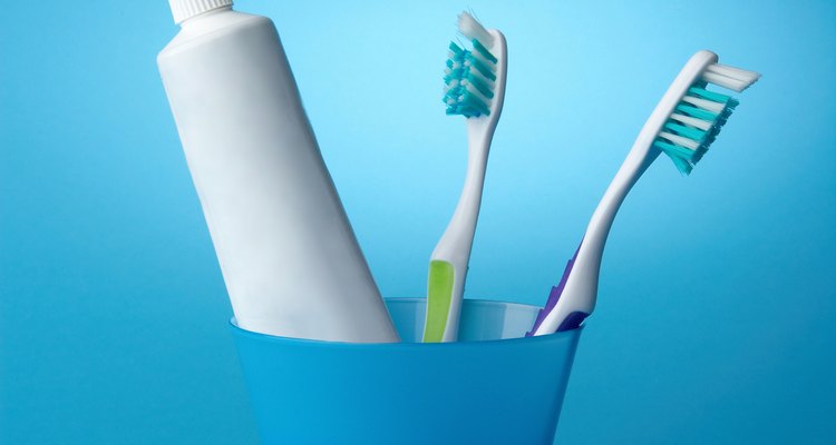 Si estás haciendo pasta de dientes, la mezcla tendrá una consistencia pastosa.