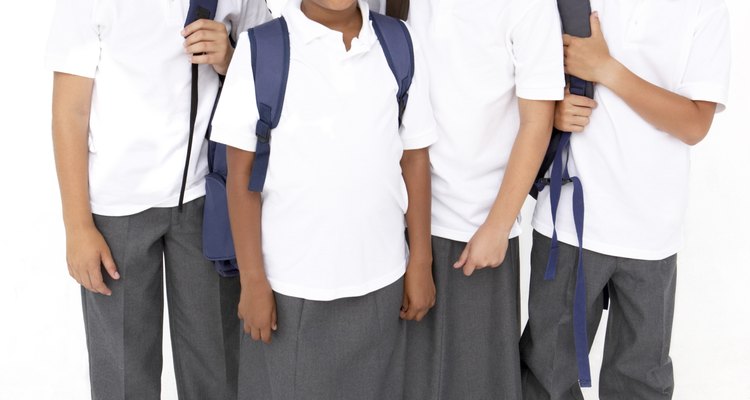 Los uniformes escolares ofrecen una mayor experiencia educacional a los niños.