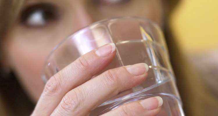 A giardia pode ser transmita através de alimentos e água contaminados