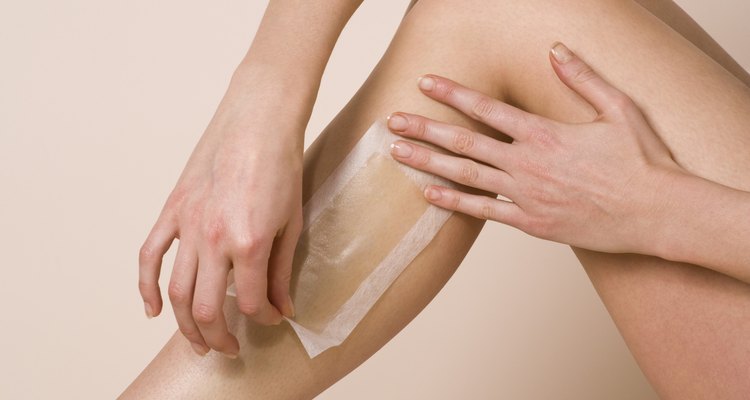 O inchaço proveniente da depilação pode ser prevenido através da esfoliação da pele antes da depilação