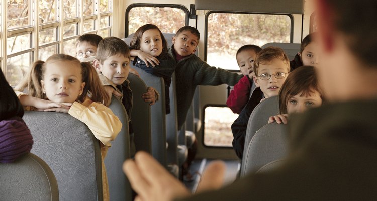 Los padres voluntarios podrían tener que ayudar a actuar como monitor de bus.