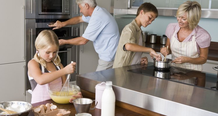 O papel filme é um item muito comum nas cozinhas