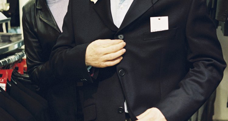 Como costurar etiquetas de roupas