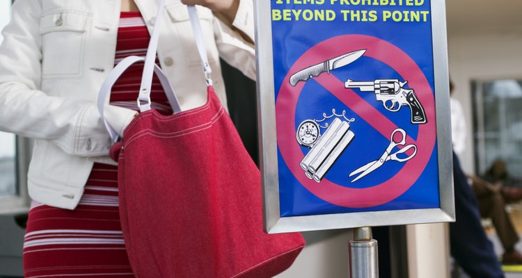 Órgãos nacionais e internacionais determinam quais objetos podem ser perigosos em um voo