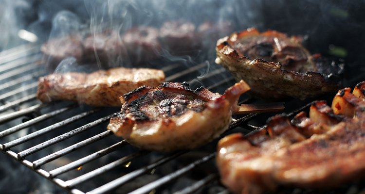 Pollo asado en toda su ahumada y jugosa gloria.