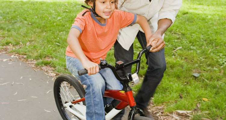 Los niños tienen más confianza en una bicicleta del tamaño adecuado.