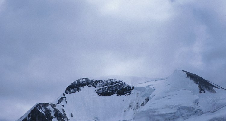 El campo de bancos de hielo de Columbia está a un fácil día de viaje del campamento Mosquito Creek.