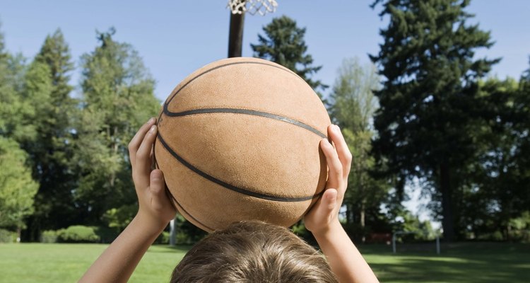 Jogos de basquete para crianças podem ser ao mesmo tempo educacionais e divertidos