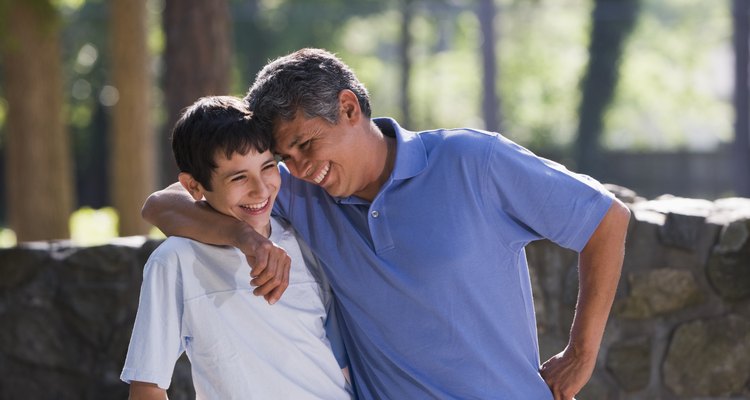 Cuando modelas bondad, tus adolescentes seguro que aprenden la bondad de ti.