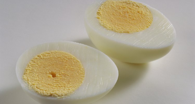 Make a costume that looks like a boiled egg.