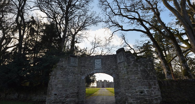 Arco en los terrenos del Scone Palace.