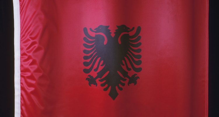 La bandera nacional de Albania es sencilla, pero sumamente simbólica.