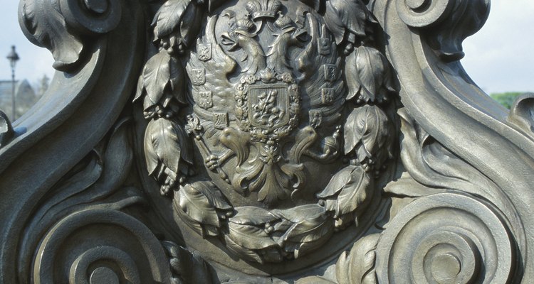 Sweeping lines and natural elements are what characterise the Art Nouveau style.
