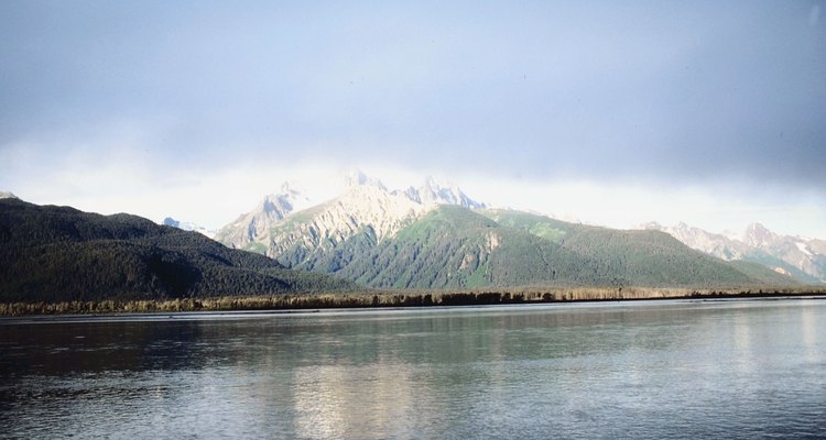 Alaska ofrece impresionantes características geográficas y una historia colorida.