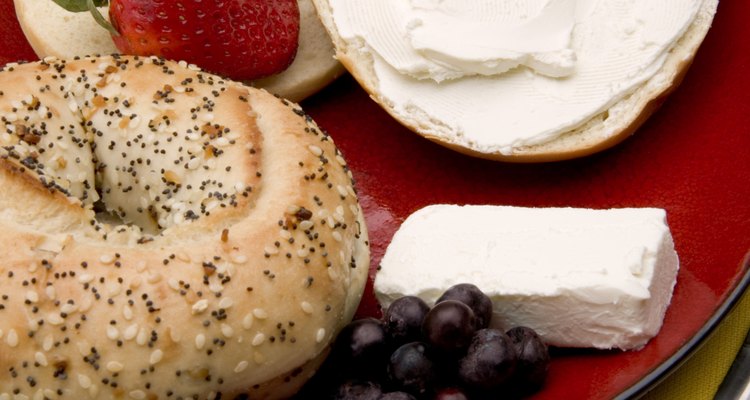 Puedes hacer tu propio queso crema batido en casa.