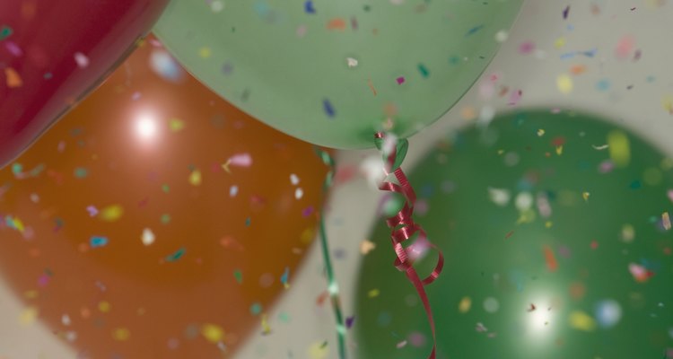 Los arcos de globos se usan para fiestas de cumpleaños o ceremonias.