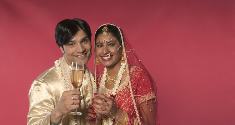 Give your friends a traditional Hindu gift and surprise them on their wedding day.