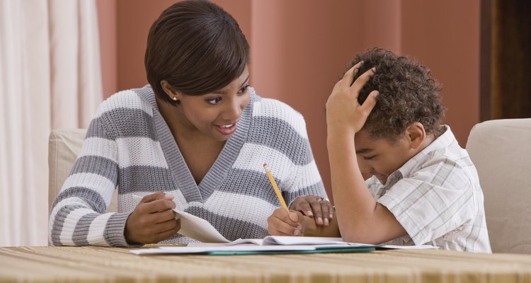Una tabla de recompensa puede ayudar a cambiar la actitud de tu hijo frente a la tarea.